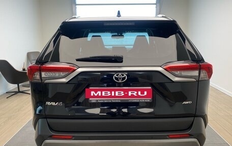 Toyota RAV4, 2021 год, 3 600 000 рублей, 6 фотография