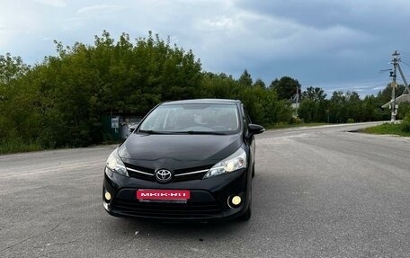 Toyota Verso I, 2013 год, 1 290 000 рублей, 2 фотография