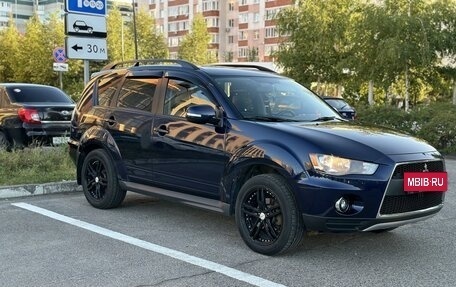 Mitsubishi Outlander III рестайлинг 3, 2010 год, 1 380 000 рублей, 2 фотография