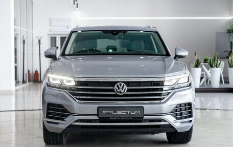 Volkswagen Touareg III, 2019 год, 5 138 000 рублей, 2 фотография