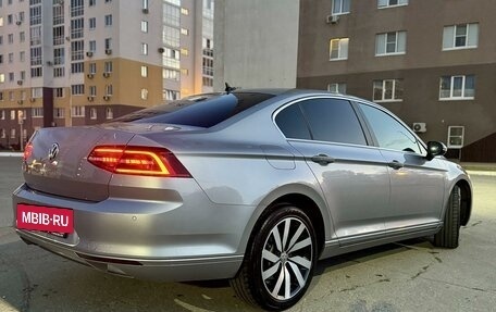 Volkswagen Passat B8 рестайлинг, 2019 год, 3 300 000 рублей, 2 фотография