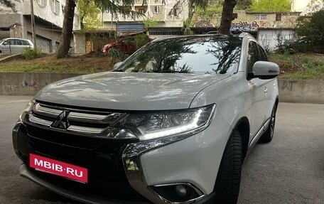 Mitsubishi Outlander III рестайлинг 3, 2015 год, 1 750 000 рублей, 8 фотография