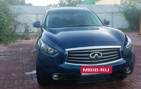 Infiniti QX70, 2013 год, 2 100 000 рублей, 11 фотография