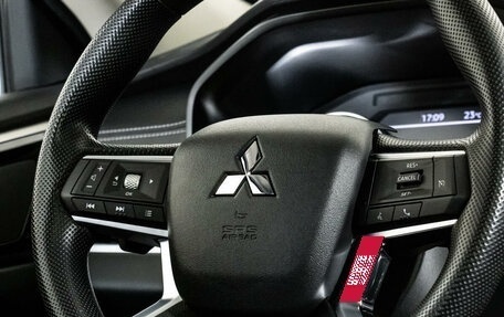 Mitsubishi Outlander, 2023 год, 3 699 000 рублей, 12 фотография