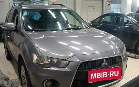 Mitsubishi Outlander III рестайлинг 3, 2011 год, 1 338 000 рублей, 2 фотография