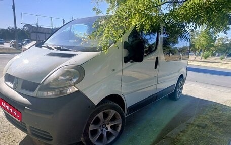 Renault Trafic, 2002 год, 1 300 000 рублей, 1 фотография