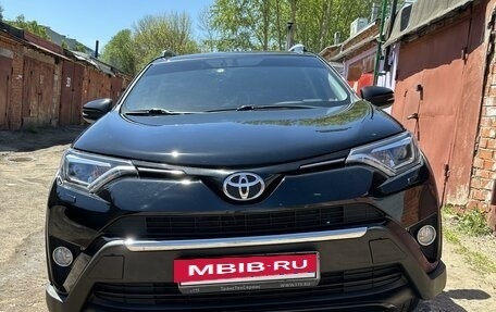 Toyota RAV4, 2018 год, 2 989 000 рублей, 2 фотография