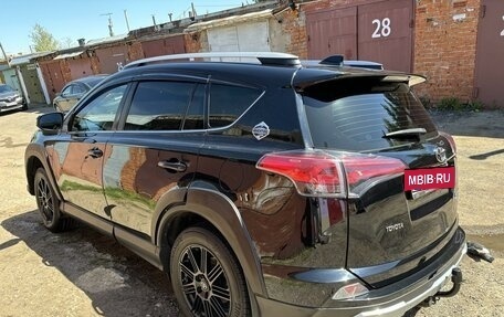 Toyota RAV4, 2018 год, 2 989 000 рублей, 6 фотография