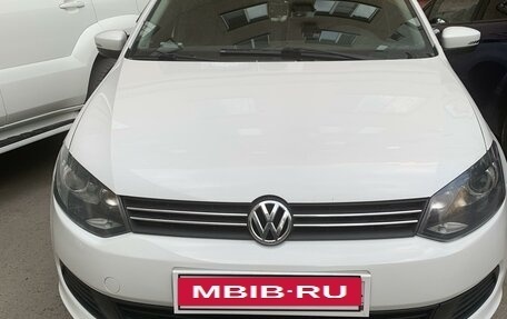 Volkswagen Polo VI (EU Market), 2012 год, 950 000 рублей, 2 фотография