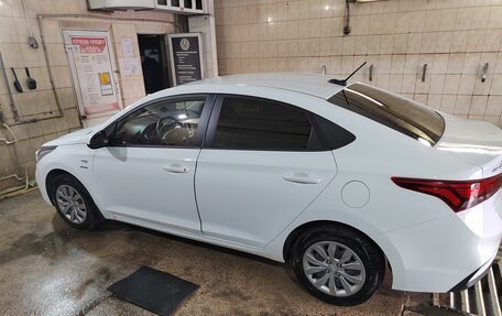 Hyundai Solaris II рестайлинг, 2019 год, 2 000 000 рублей, 3 фотография