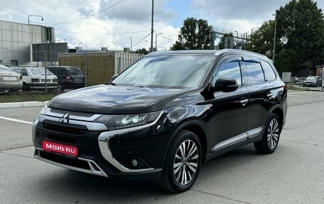 Mitsubishi Outlander III рестайлинг 3, 2019 год, 2 720 000 рублей, 1 фотография