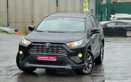 Toyota RAV4, 2021 год, 3 850 000 рублей, 1 фотография