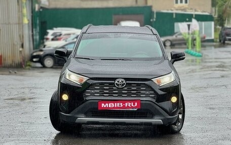 Toyota RAV4, 2021 год, 3 850 000 рублей, 2 фотография