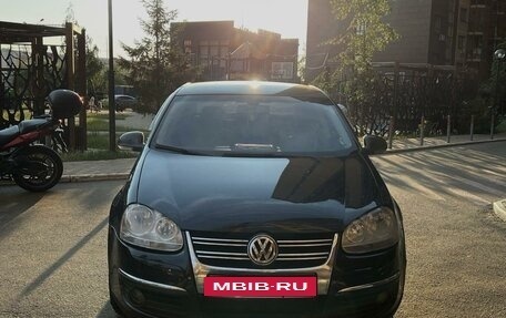 Volkswagen Jetta VI, 2010 год, 670 000 рублей, 3 фотография