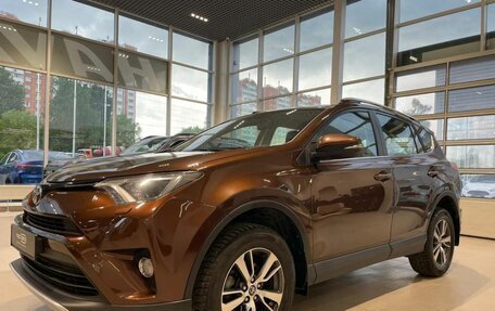 Toyota RAV4, 2016 год, 2 289 000 рублей, 1 фотография