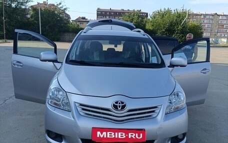 Toyota Verso I, 2011 год, 1 200 000 рублей, 1 фотография