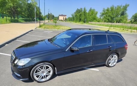 Mercedes-Benz E-Класс, 2011 год, 2 000 000 рублей, 15 фотография