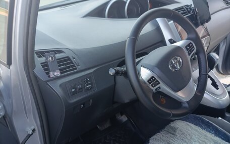 Toyota Verso I, 2011 год, 1 200 000 рублей, 6 фотография