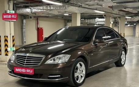 Mercedes-Benz S-Класс, 2011 год, 1 050 000 рублей, 2 фотография