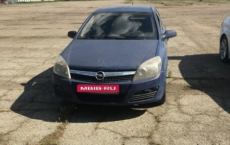 Opel Astra H, 2004 год, 370 000 рублей, 1 фотография