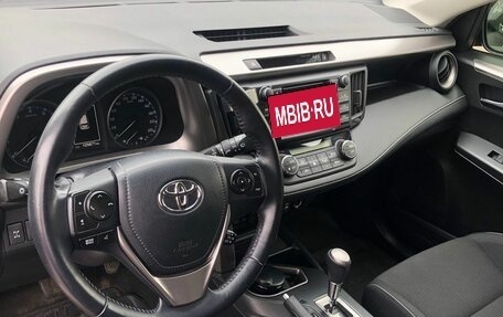 Toyota RAV4, 2016 год, 2 350 000 рублей, 4 фотография