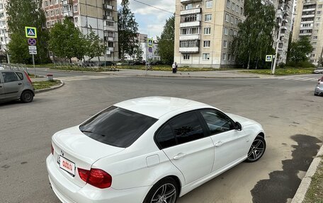 BMW 3 серия, 2011 год, 1 360 000 рублей, 3 фотография