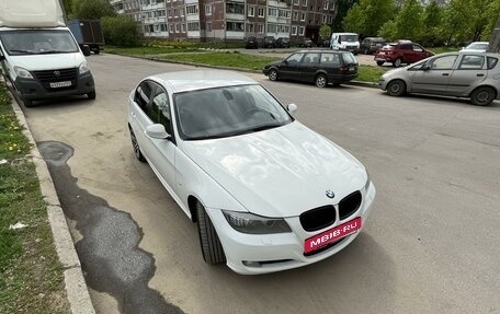 BMW 3 серия, 2011 год, 1 360 000 рублей, 2 фотография