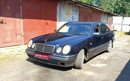 Mercedes-Benz E-Класс, 1996 год, 358 000 рублей, 1 фотография