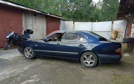 Mercedes-Benz E-Класс, 1996 год, 358 000 рублей, 7 фотография