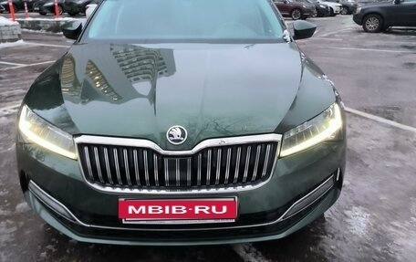 Skoda Superb III рестайлинг, 2020 год, 2 800 000 рублей, 2 фотография