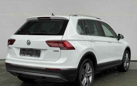 Volkswagen Tiguan II, 2018 год, 2 980 000 рублей, 5 фотография