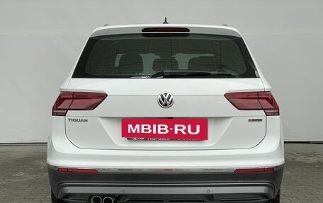 Volkswagen Tiguan II, 2018 год, 2 980 000 рублей, 6 фотография