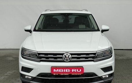 Volkswagen Tiguan II, 2018 год, 2 980 000 рублей, 2 фотография