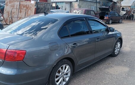 Volkswagen Jetta VI, 2011 год, 1 350 000 рублей, 2 фотография