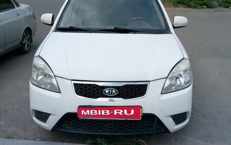 KIA Rio II, 2011 год, 650 000 рублей, 1 фотография