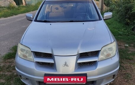 Mitsubishi Outlander III рестайлинг 3, 2005 год, 750 000 рублей, 2 фотография