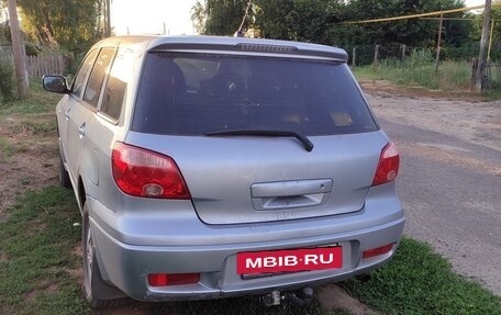 Mitsubishi Outlander III рестайлинг 3, 2005 год, 750 000 рублей, 5 фотография