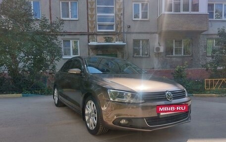 Volkswagen Jetta VI, 2011 год, 1 120 000 рублей, 3 фотография