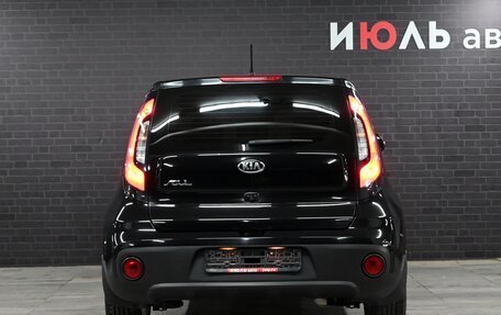 KIA Soul II рестайлинг, 2016 год, 1 550 000 рублей, 5 фотография