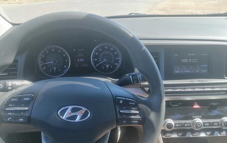 Hyundai Elantra VI рестайлинг, 2019 год, 1 800 000 рублей, 7 фотография