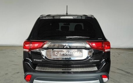 Mitsubishi Outlander III рестайлинг 3, 2015 год, 2 060 000 рублей, 5 фотография