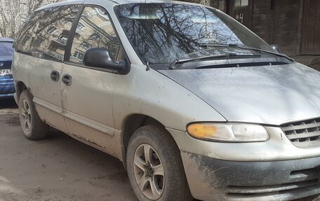 Chrysler Voyager III, 2000 год, 215 000 рублей, 2 фотография