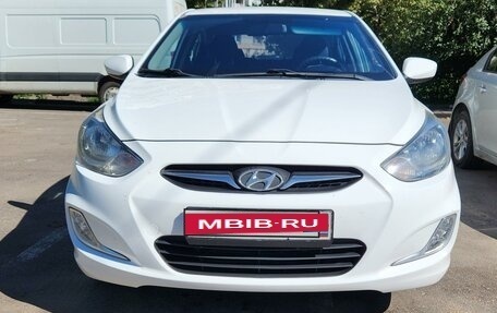 Hyundai Solaris II рестайлинг, 2011 год, 900 000 рублей, 5 фотография