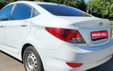 Hyundai Solaris II рестайлинг, 2011 год, 900 000 рублей, 13 фотография