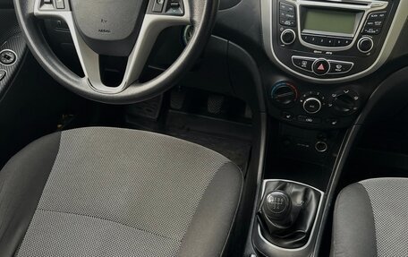 Hyundai Solaris II рестайлинг, 2012 год, 860 000 рублей, 7 фотография