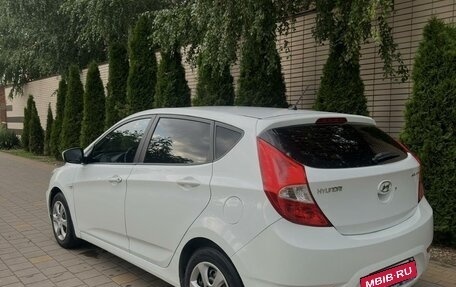 Hyundai Solaris II рестайлинг, 2012 год, 860 000 рублей, 3 фотография