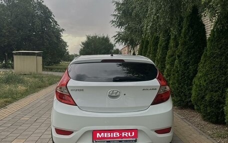 Hyundai Solaris II рестайлинг, 2012 год, 860 000 рублей, 4 фотография