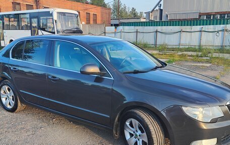 Skoda Superb III рестайлинг, 2009 год, 930 000 рублей, 2 фотография