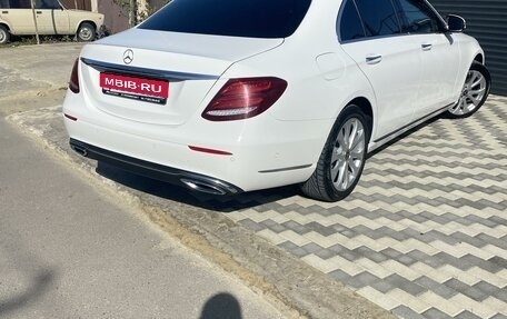 Mercedes-Benz E-Класс, 2019 год, 3 400 000 рублей, 1 фотография