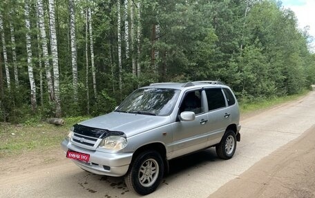 Chevrolet Niva I рестайлинг, 2004 год, 317 000 рублей, 1 фотография